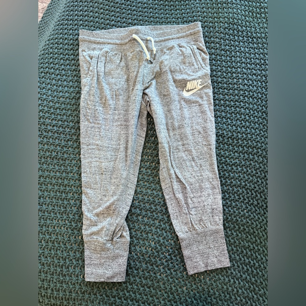 Nike Gray Heather Jogger Sweatpants with White Logo